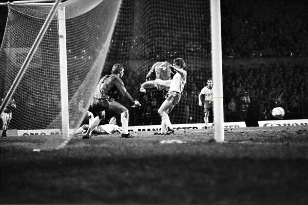 Manchester United 2 v. Norwich 0. December 1984 MF18-19-023