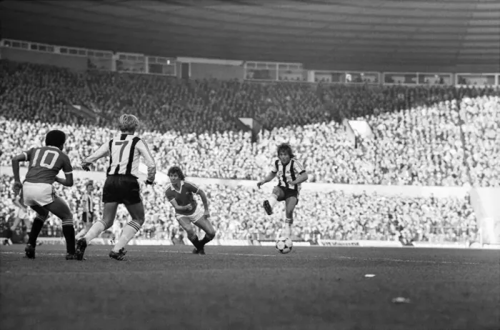 Framed Print : Manchester United 2 v. Notts. County 1. Division 1 Football. October 1981 MF04-12-104 Framed Print : Manchester United 2 v. Notts. County 1. Division 1 Football. October 1981 MF04-12-104
