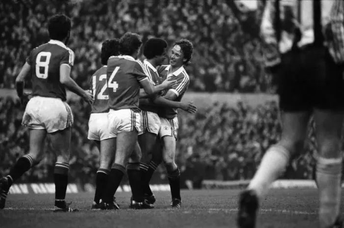 Framed Print : Manchester United 2 v. Notts. County 1. Division 1 Football. October 1981 MF04-12-084 Framed Print : Manchester United 2 v. Notts. County 1. Division 1 Football. October 1981 MF04-12-084