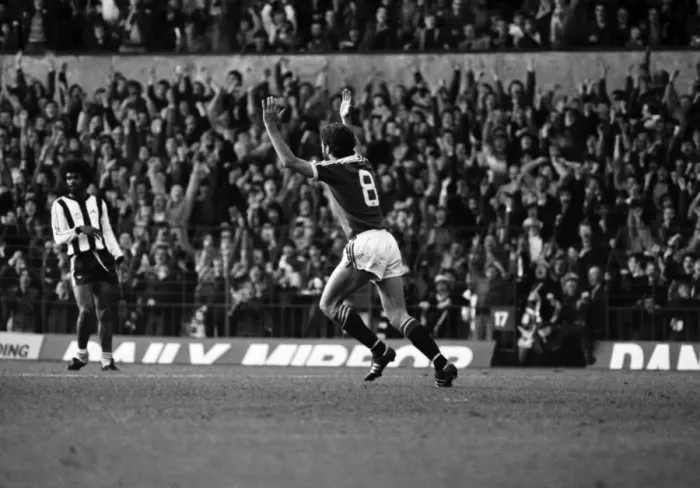 Framed Print : Manchester United 2 v. Notts. County 1. Division 1 Football. October 1981 MF04-12-037