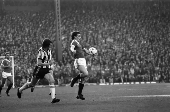 Framed Print : Manchester United 2 v. Notts. County 1. Division 1 Football. October 1981 MF04-12-032 Framed Print : Manchester United 2 v. Notts. County 1. Division 1 Football. October 1981 MF04-12-032