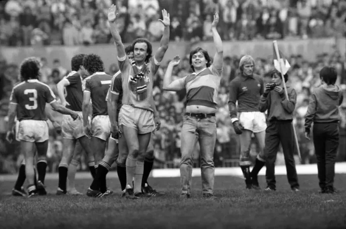 Framed Print : Manchester United 2 v. Stoke City 0. Division 1 Football. May 1982 MF07-02-049 Framed Print : Manchester United 2 v. Stoke City 0. Division 1 Football. May 1982 MF07-02-049