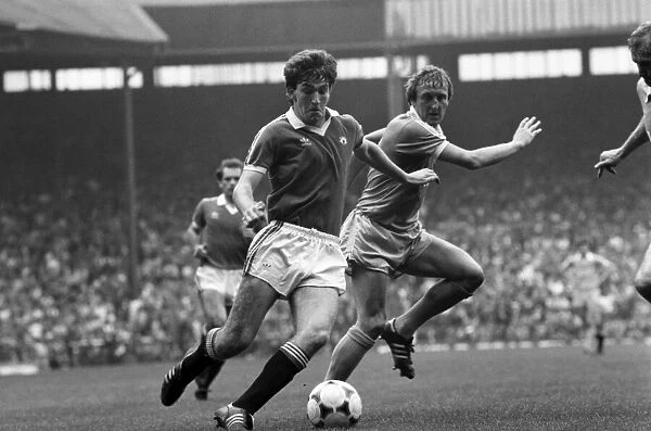Manchester United 2 v. Stoke City 0. Division 1 Football. May 1982 MF07-02-008