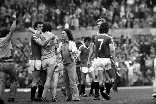 Manchester United 2 v. Stoke City 0. Division 1 Football. May 1982 MF07-02-055
