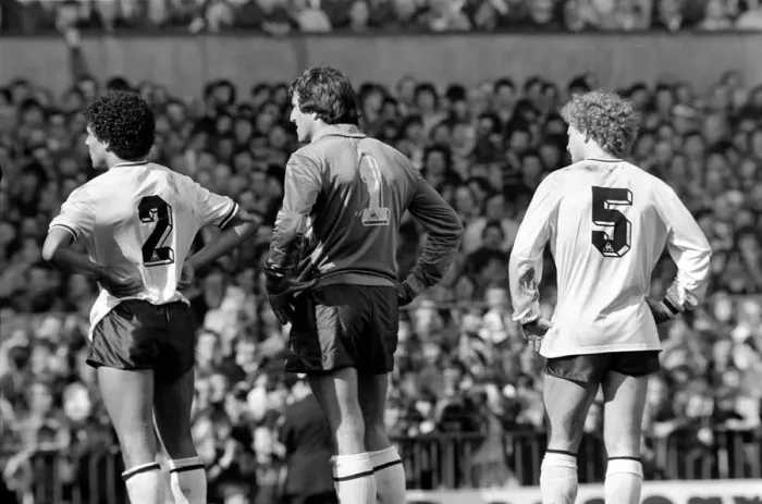 Framed Print : Manchester United 2 v. Tottenham Hotspur 0. April 1982 MF06-32-079 Local Caption