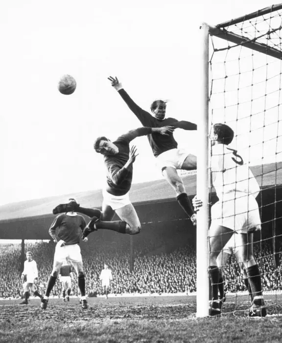 Framed Print : Manchester United 3-1 Arsenal, English League Division One match at Old Trafford