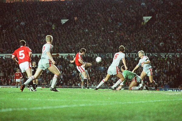 Manchester United 3 v Liverpool 1. Rumbelows League Cup 3rd round 31 October