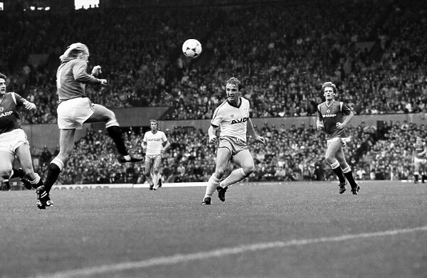 Manchester United 5 v. West Ham 1. October 1984 MF18-02-084