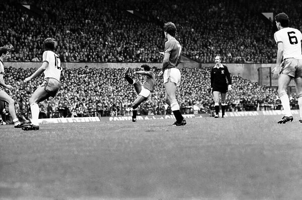 Manchester United 5 v. West Ham 1. October 1984 MF18-02-094