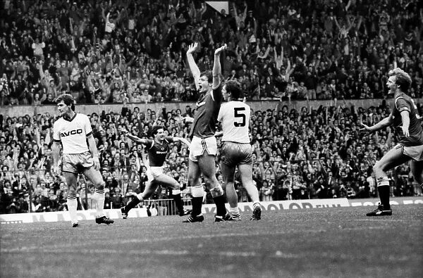 Manchester United 5 v. West Ham 1. October 1984 MF18-02-049