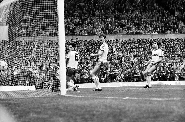 Manchester United 5 v. West Ham 1. October 1984 MF18-02-045