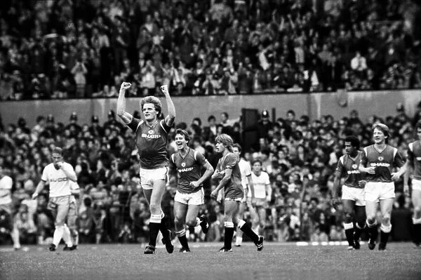 Manchester United 5 v. West Ham 1. October 1984 MF18-02-070