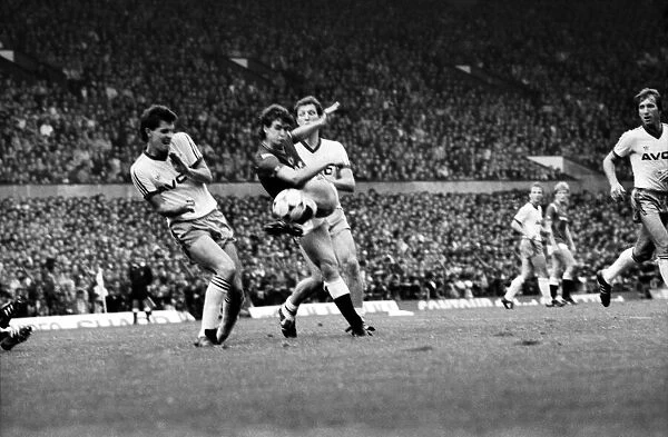 Manchester United 5 v. West Ham 1. October 1984 MF18-02-059