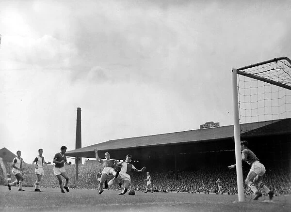 Manchester United on the attack during the league match against Blackburn Rovers at Old