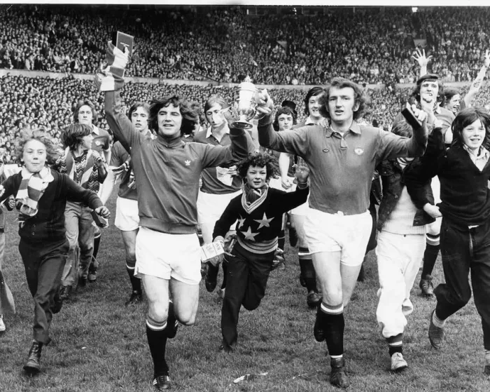 Framed Print : Manchester United captain Martin Buchan April 1975 holding the 2nd Second