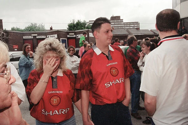 Manchester United fans mourn the departure of Eric Cantona. 13th August 1998