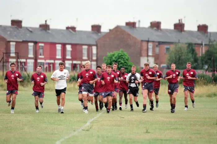 Framed Print : Manchester United in their first day of training. 13th July 1995