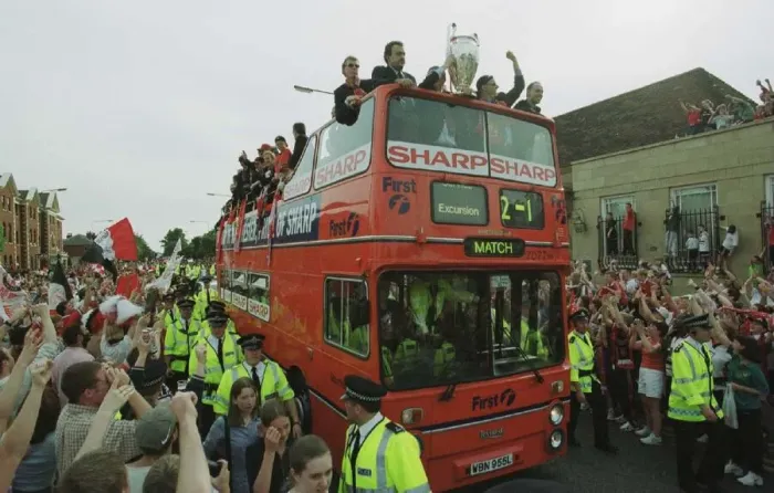 Framed Print : Manchester United Football Team Celebrations May 1999 Manchester United home coming Framed Print : Manchester United Football Team Celebrations May 1999 Manchester United home coming