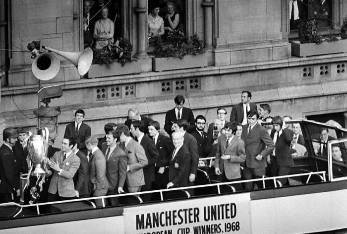 Framed Print : Manchester United Football Team return after winning the European Cup - Team