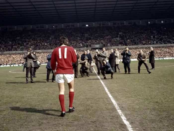 Framed Print : Manchester United footballer George Best faced by photographers Framed Print : Manchester United footballer George Best faced by photographers
