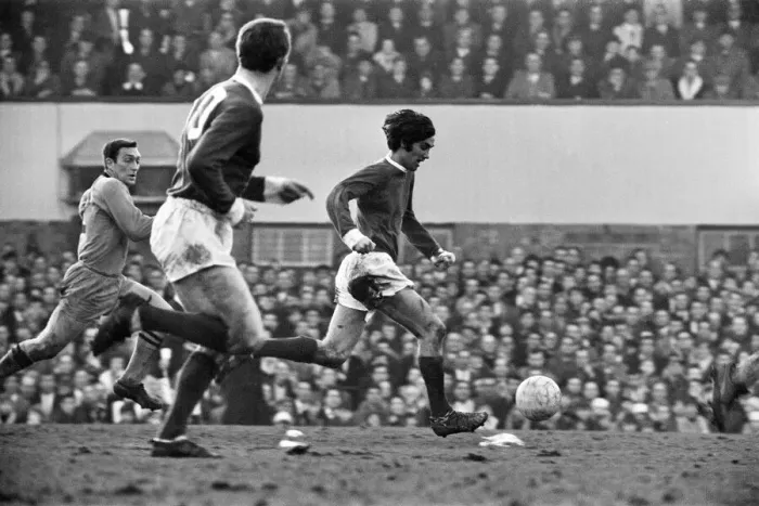 Framed Print : Manchester United footballer George Best in full flight against Wolverhampton Wanderers Framed Print : Manchester United footballer George Best in full flight against Wolverhampton Wanderers