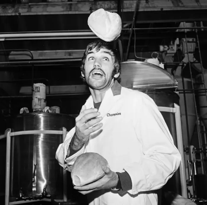 Framed Print : Manchester United footballer George Best pictured at a bread factory in Stockport Framed Print : Manchester United footballer George Best pictured at a bread factory in Stockport