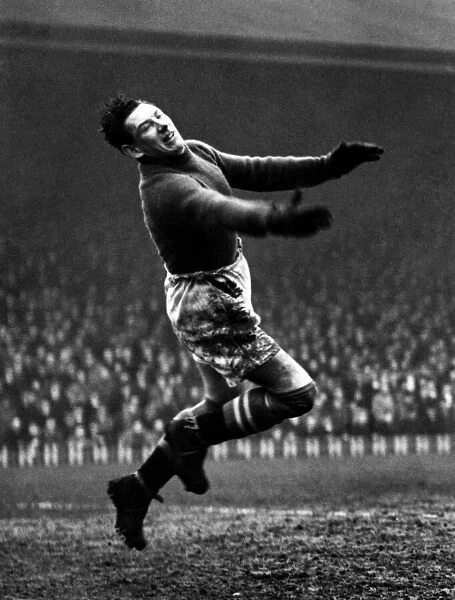 Manchester United goalkeeper Tommy Breen April 1939 P009658