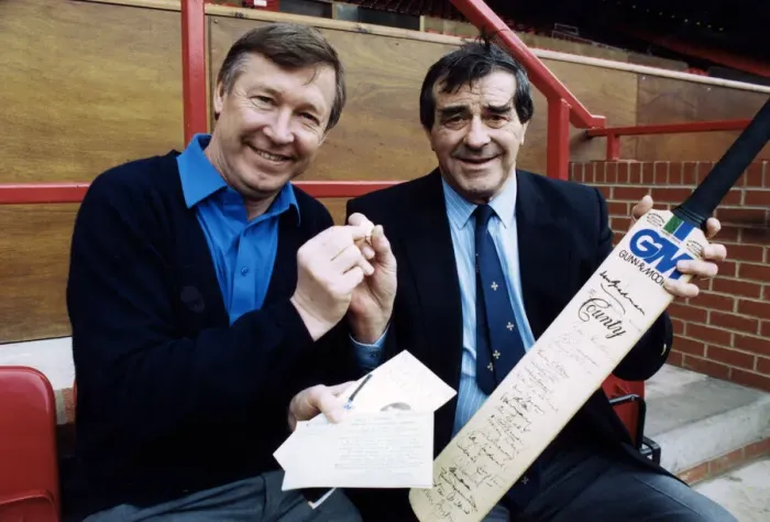 Framed Print : Manchester United manager Alex Ferguson with veteran cricketer Fred Truman at Old