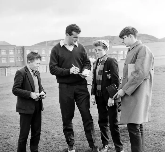 Framed Print : Manchester United Player Noel Cantwell signing autographs whilst playing Golf Framed Print : Manchester United Player Noel Cantwell signing autographs whilst playing Golf