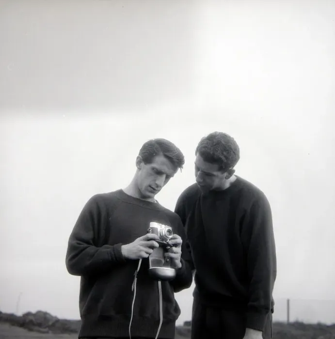 Framed Print : Manchester United players Dennis Viollet and Freddy Goodwin looking at a camera during a