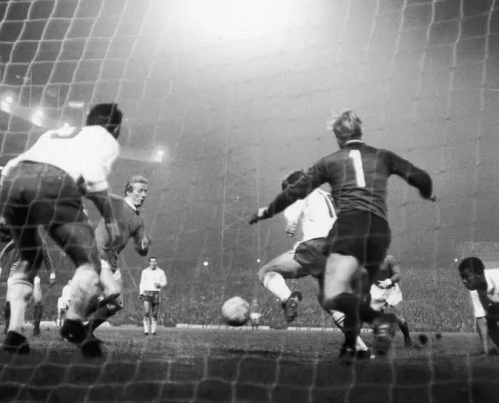 Framed Print : Manchester United v Anderlecht. Denis Law scores United Framed Print : Manchester United v Anderlecht. Denis Law scores United