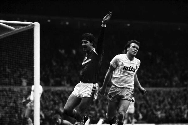 Manchester United v. Aston Villa. March 1985 MF20-12-048 The final score was a