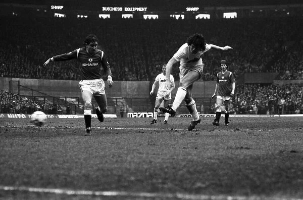 Manchester United v. Aston Villa. March 1985 MF20-12-041 The final score was a