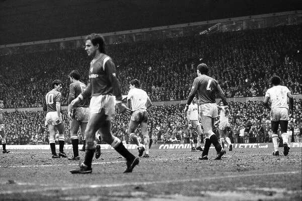 Manchester United v. Aston Villa. March 1985 MF20-12-016 The final score was a