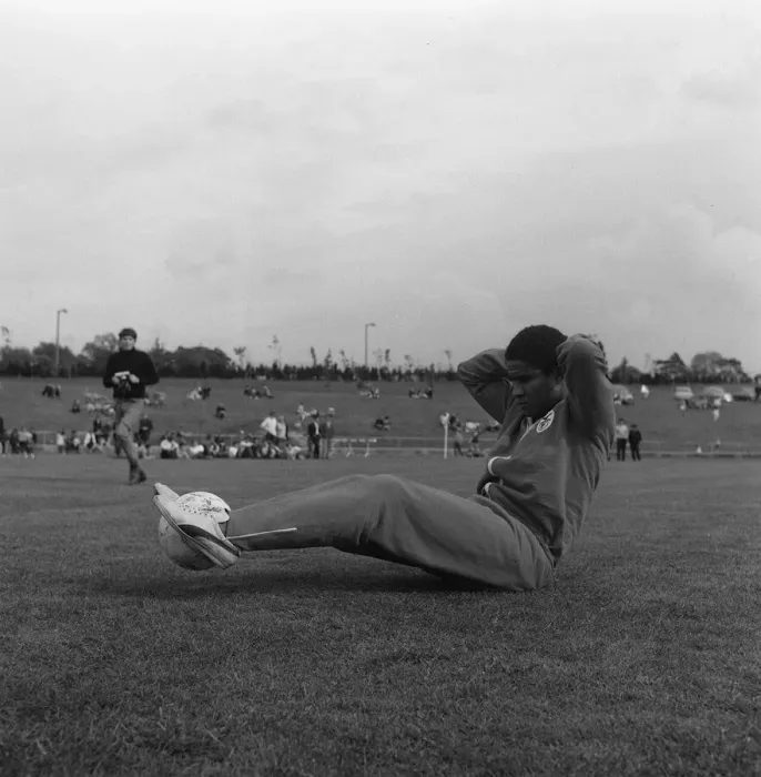 Framed Print : Manchester United v Benfica European Cup Final May1968 Eusebio in training for