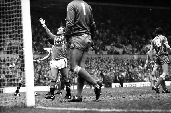 Manchester United v. Birmingham. April 1984 MF15-04-006 The final score was a one