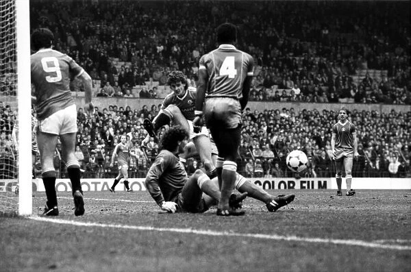 Manchester United v. Birmingham. April 1984 MF15-04-022 The final score was a one