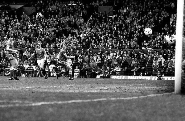 Manchester United v. Birmingham. April 1984 MF15-04-051 The final score was a one