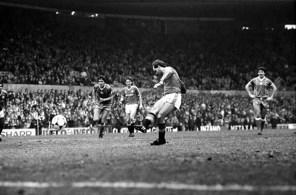 Manchester United v. Birmingham. April 1984 MF15-04-021 The final score was a one
