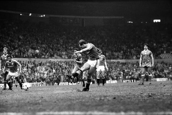 Manchester United v. Birmingham. April 1984 MF15-04-004 The final score was a one