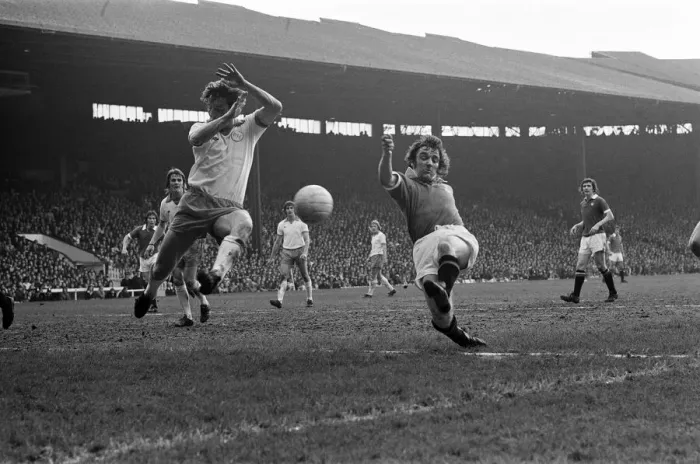 Framed Print : Manchester United v Blackpool, League Division Two, final score 4-0 to Manchester United Framed Print : Manchester United v Blackpool, League Division Two, final score 4-0 to Manchester United