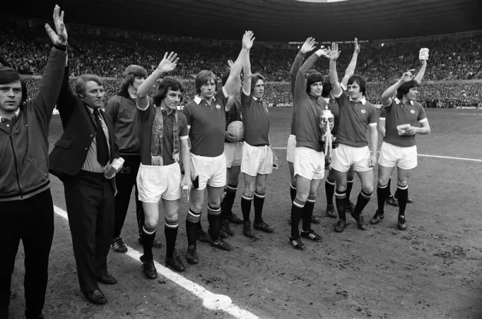 Framed Print : Manchester United v Blackpool, League Division Two, final score 4-0 to Manchester United Framed Print : Manchester United v Blackpool, League Division Two, final score 4-0 to Manchester United