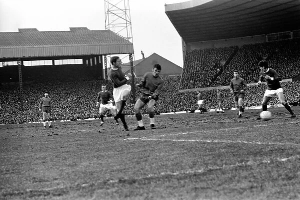 Manchester United v. Crystal Palace. February 1970 70-1630-002