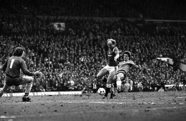 Manchester United v. Everton. March 1985 MF20-09-092 The final score was a one all