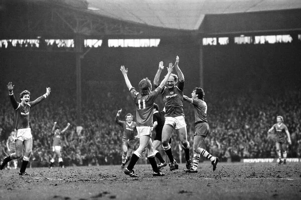 Manchester United v. Everton. March 1985 MF20-09-097 The final score was a one all