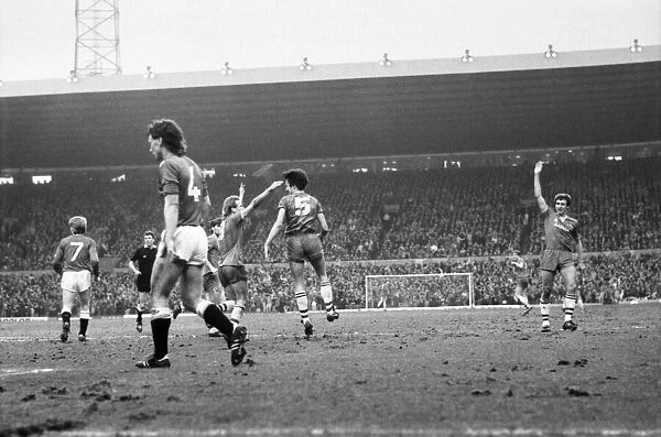 Manchester United v. Everton. March 1985 MF20-09-004 The final score was a one all