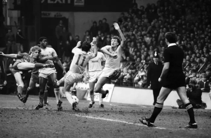 Framed Print : Manchester United v. Everton. March 1985 MF20-09-071 The final score was a one all Framed Print : Manchester United v. Everton. March 1985 MF20-09-071 The final score was a one all