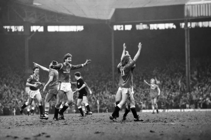 Framed Print : Manchester United v. Everton. March 1985 MF20-09-093 The final score was a one all