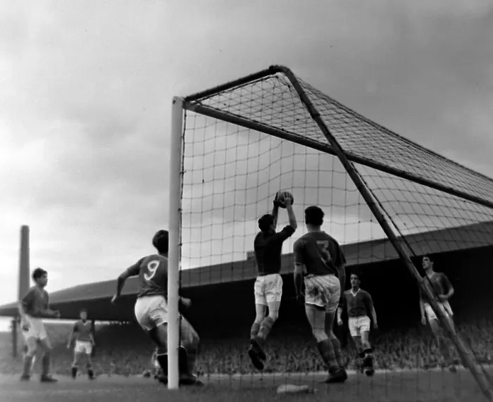 Framed Print : Manchester United v Leeds United-Leeds United keeper Wood collects a Man United cross Framed Print : Manchester United v Leeds United-Leeds United keeper Wood collects a Man United cross