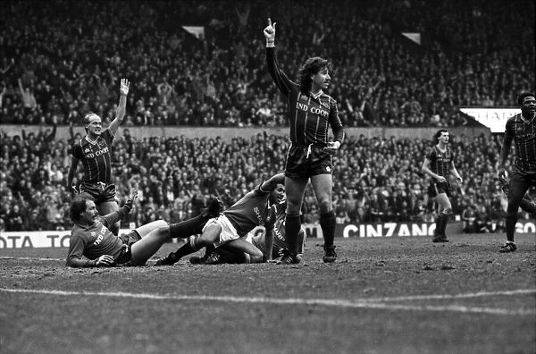 Manchester United v. Leicester City. March 1984 MF14-20-062 The final score was a